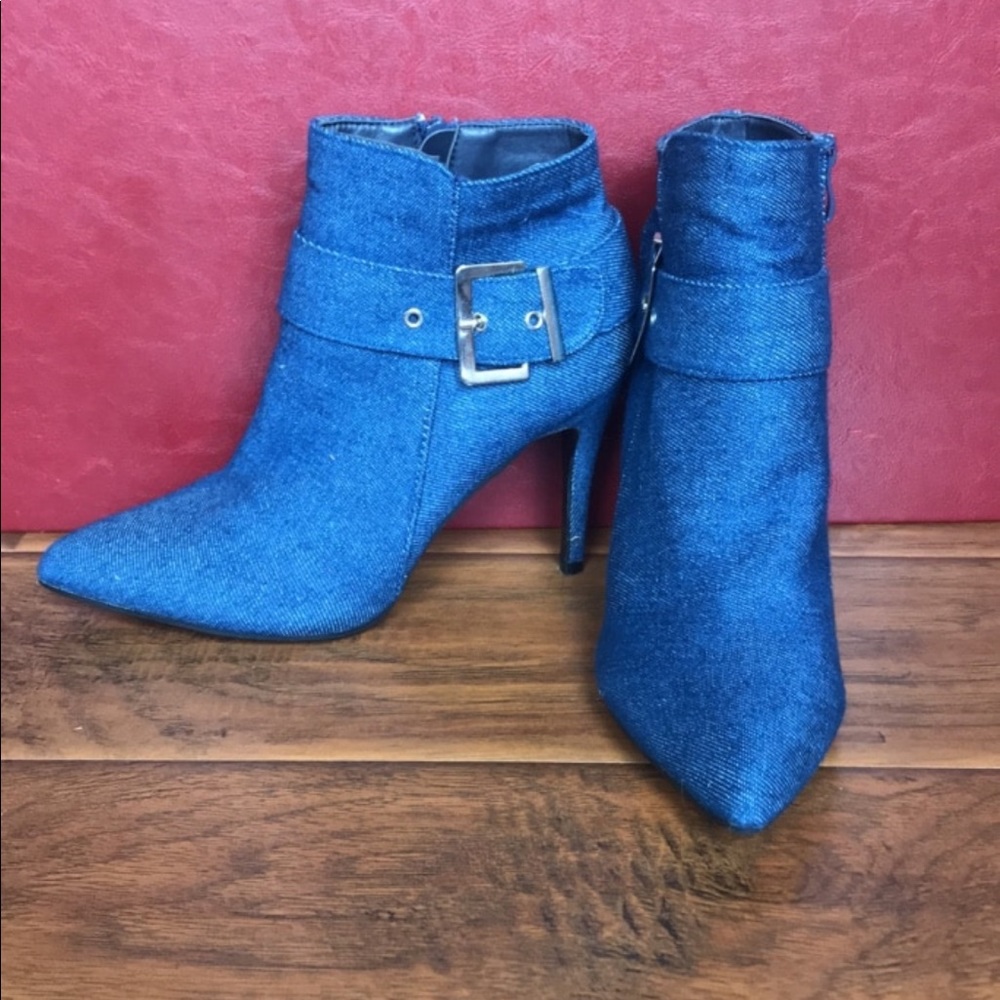 Heeled booties